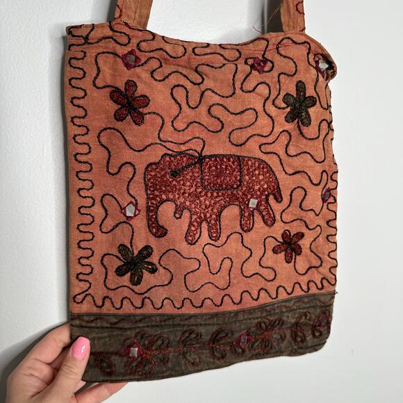 Brandless Women's Medium Boho Chic Embroidered Elephant 2 Strap Shoulder Bag - Picture 2 of 5